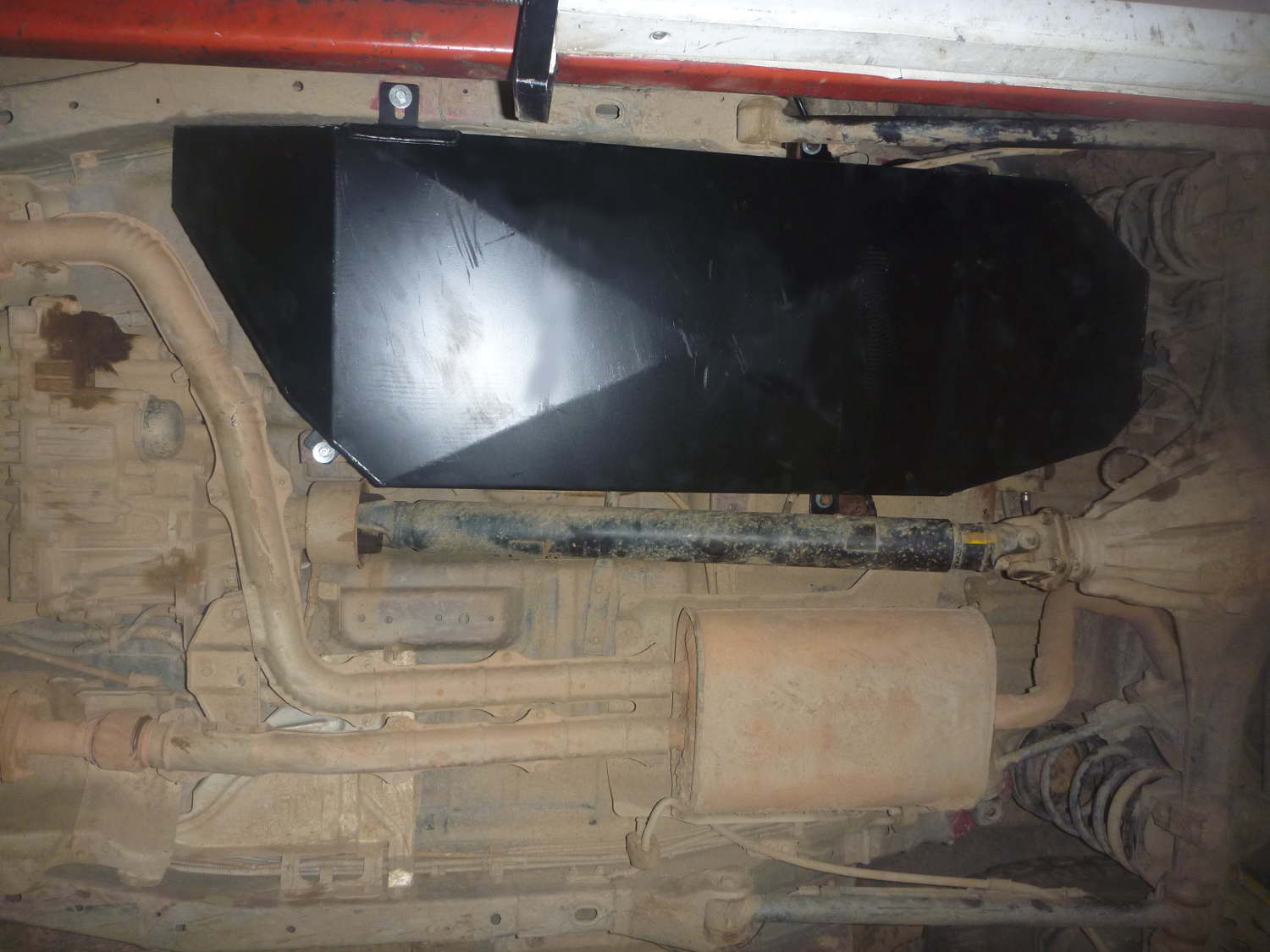 Nissan pathfinder fuel tank size
